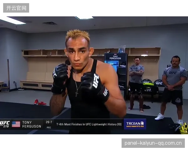 UFC传奇瞬间：空拳大战吓坏裁判，真实震撼全场！