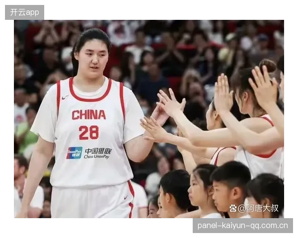 中场新秀训练赛中表现突出，被冠以“未来之星”称号